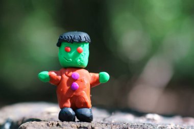 Plastikçiden komik Frankenstein. Canavar heykeli. Cadılar Bayramı.