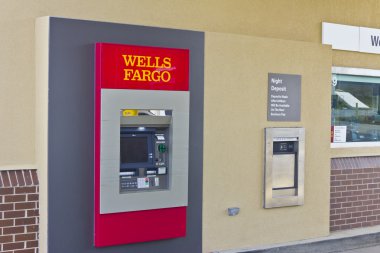 Peru, - Mart 2016 yaklaşık: Wells Fargo perakende banka şubesi. W