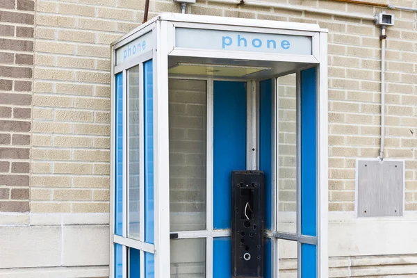 Cabina telefónica abandonada I — Foto de Stock