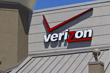 Indianapolis - Mayıs 2016 yaklaşık: Verizon radyo perakende yer. Verizon en büyük iletişim teknolojisi şirketleri IV biridir