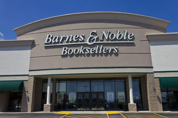 Indianapolis - Circa maja 2016: Barnes & szlachetny sprzedaży detalicznej. Barnes Noble idealna jest Internet w największej księgarni Ii — Zdjęcie stockowe