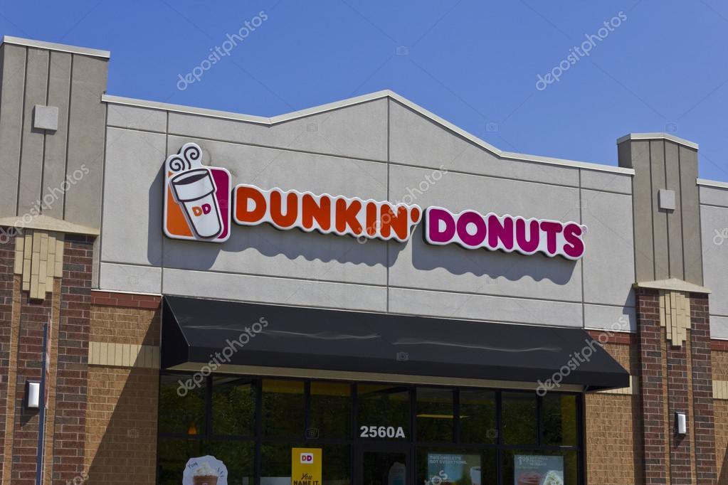 Indianapolis - Circa May 2016: Dunkin Donuts Retail Location. Dunkin' is America's favorite every day, all-day stop for coffee and baked goods III