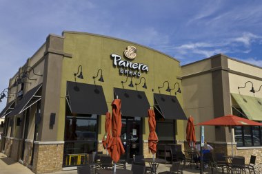 Indianapolis - Yaklaşık Haziran 2016: Panera Ekmek Perakende Satış Yeri. Panera Ücretsiz Wifi Iii Sunan Hızlı Casual Restoranlar Zinciri