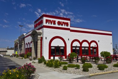 Indianapolis - Yaklaşık Haziran 2016: Five Guys Restaurant. Five Guys ABD ve Kanada'da Bir Fast Casual Restoran Zinciri Iii