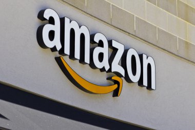Cincinnati - Haziran 2016 yaklaşık: Amazon Store U Meydanı'nda. Amazon@Cincinnati Amazon'un ilk Cincinnati tuğla ve harç III deposudur