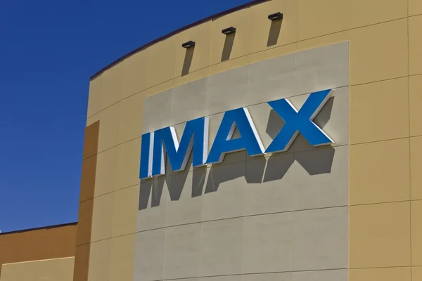 Indianápolis - Circa Junio 2016: IMAX Movie Theater Logo and Signage. IMAX es un sistema de gran formato de presentación de películas y películas II — Foto de Stock