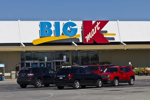 Indianapolis - Circa junho 2016: Kmart Big K Localização do varejo. Kmart é uma subsidiária da Sears Holdings I — Fotografia de Stock