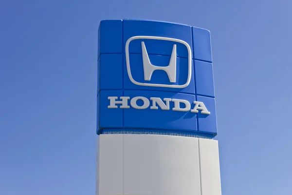 Indianapolis - Circa Haziran 2016: Honda Motor Co Logo ve İşaret. Honda Dünyanın En Güvenilir Otomobilleri Arasında I Üretiyor - Stok İmaj