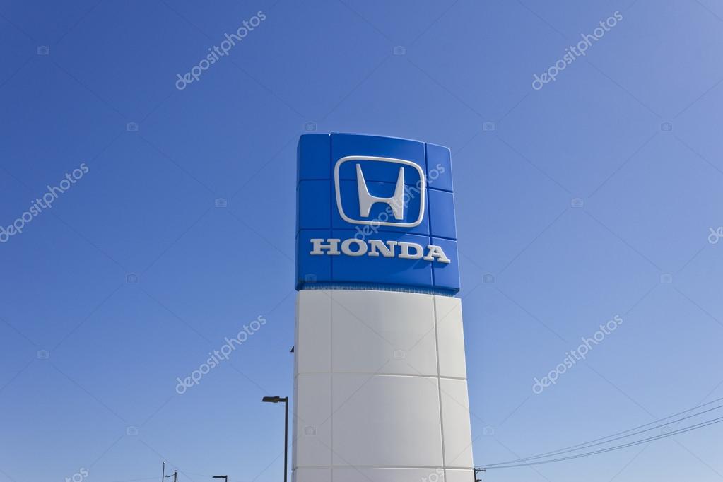 Indianapolis - Circa June 2016: Honda Motor Co. Logo and Sign. Honda Manufactures Among the Most Reliable Cars in the World II