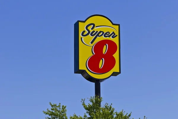 Indianapolis - Juni 2016: Super 8 Motel. Super 8 adalah Subsidiary dari Wyndham Worldwide I — Stok Foto