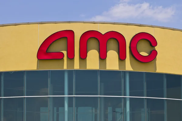 Indianápolis - Circa Junio 2016: AMC Movie Theater Location. AMC Theaters es una cadena de cine estadounidense III — Foto de Stock