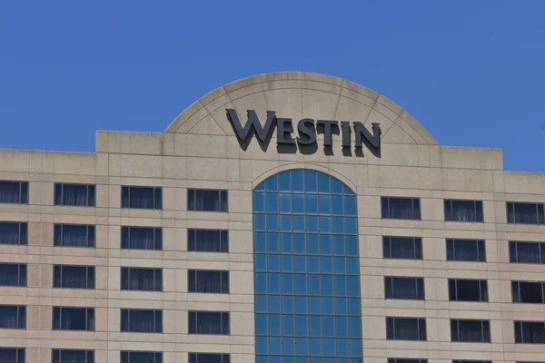 Indianapolis - Circa June 2016: Downtown Indianapolis Westin Property. Westin is Part of the Starwood Hotel Group I — Stock Photo, Image