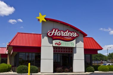 Indianapolis - Haziran 2016 yaklaşık: Hardee's perakende satış yerini. Hardee ve Carl's Jr. Cke restoranları iştirakleri olan ben