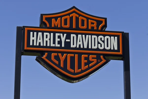 インディ アナポリス - 2016 年 6 月頃: ハーレーダビッドソン ローカル看板。ハーレーダビッドソンのオートバイは、彼らの忠実な次の Iv で知られています — ストック写真