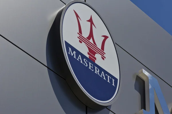 Indianápolis - Circa Julio 2016: Maserati Dealership Signage. Mas... — Foto de Stock