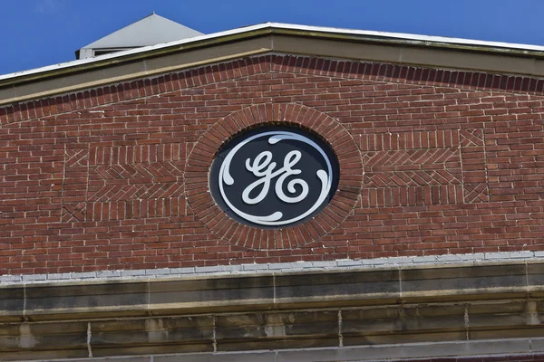 Ft. Wayne, IN - Circa July 2016: General Electric Factory. GE is the world's Digital Industrial Company IX — Stock Photo, Image