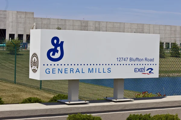 Ft. Wayne, IN - Circa July 2016: General Mills Distribution Center Operated by Exel, Inc. I — Stock Photo, Image