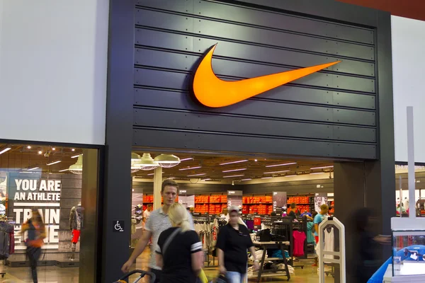 Las vegas - ca. juli 2016: nike shoes retail mall location. nike ist einer der weltweit größten Anbieter von Sportschuhen und Sportbekleidung. — Stockfoto