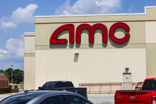 Indianápolis - Circa Agosto 2016: AMC Movie Theater Location. AMC Theaters es una cadena de cine estadounidense V — Foto de Stock