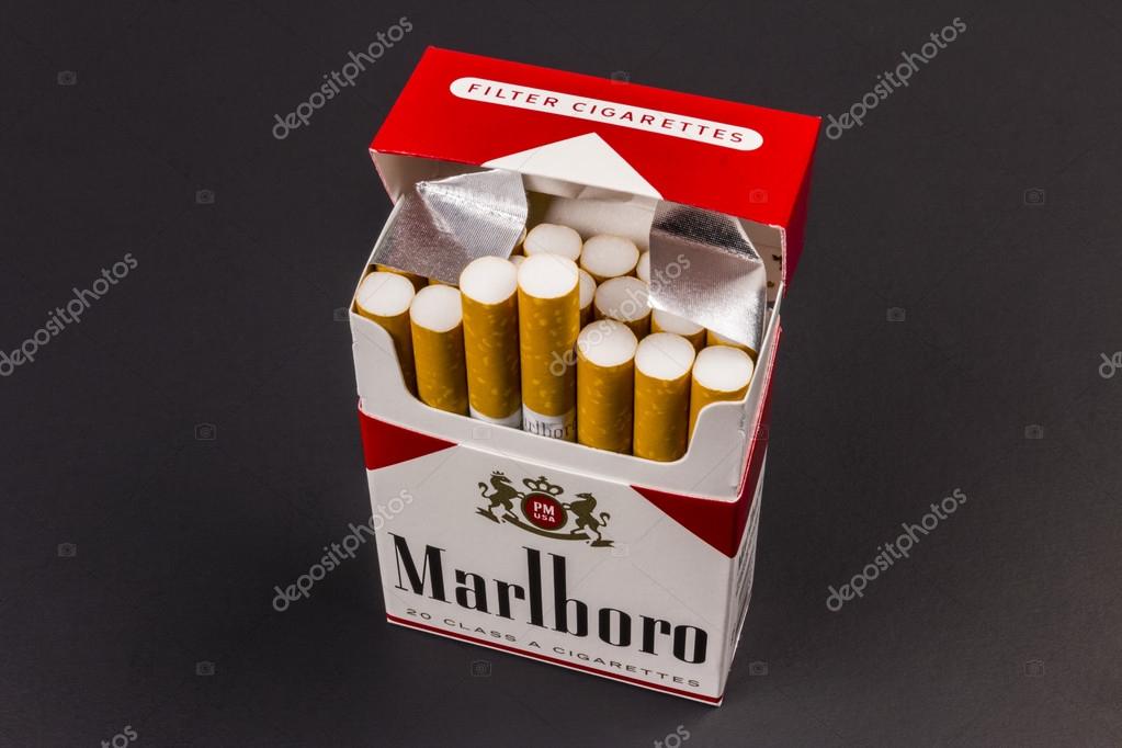 Indianapolis - Etwa im August 2016: Marlboro-Zigaretten. Marlboro