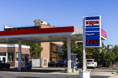 Indianapolis - yaklaşık Ağustos 2016: Exxon perakende benzin konum. ExxonMobil dünyanın en büyük petrol ve Gaz şirketi II olduğunu