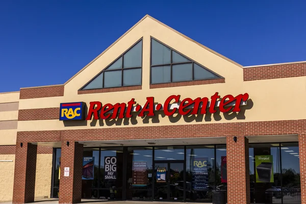 Indianápolis - Circa agosto 2016: Rent-A-Center Consumer Retail Location. RAC proporciona alquiler para poseer muebles y electrónica I — Foto de Stock