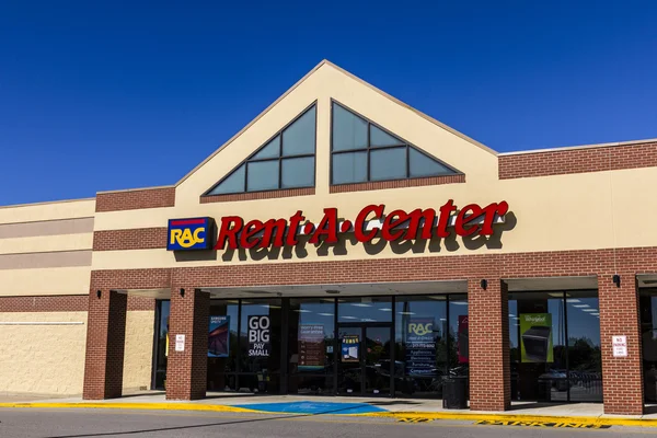 Indianápolis - Circa agosto 2016: Rent-A-Center Consumer Retail Location. RAC ofrece alquiler para poseer muebles y electrónica II —  Fotos de Stock