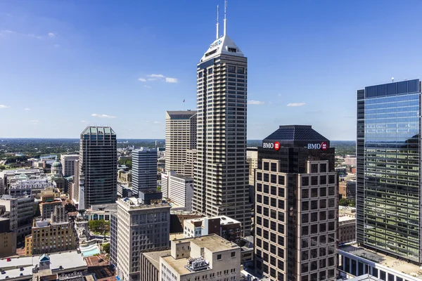 Indianapolis - cca září 2016: Indianapolis centrum Panorama na slunečný den Ii — Stock fotografie