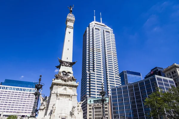 Indianapolis - cca září 2016: Indianapolis centrum Panorama z památníku kruh Iii — Stock fotografie