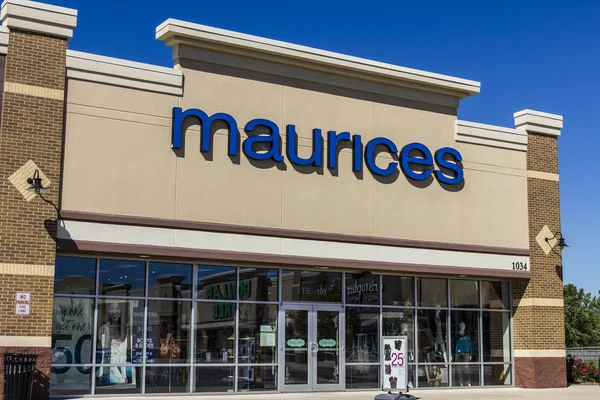 Ft. Wayne - Circa Septiembre 2016: Maurices Retail Mall Ubicación. Maurices es una cadena de ropa femenina y forma parte de Ascena Retail Group I — Foto de Stock