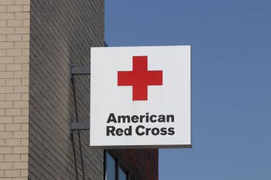 Indianapolis - Ekim 2020: Amerikan Kızıl Haçı tabelası. Amerikan Ulusal Kızılhaçı acil yardım ve afet yardımı sağlıyor..