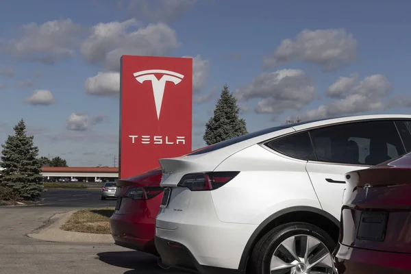 Indianapolis Приблизно Вересень 2020 Електромобілі Tesla Чекають Підготовку Продажу Tesla — стокове фото