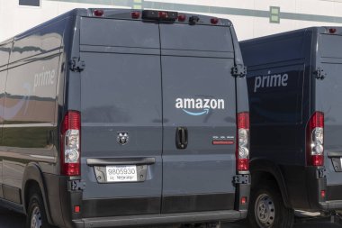 Indianapolis - Kasım 2020: Amazon Prime dağıtım aracı. Amazon.com Prime marka kamyonetlerle teslimat işine giriyor..