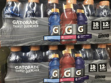 Indianapolis - Kasım 2020: Gatorade içki sergisi. Gatorade, PepsiCo markasının altında bir spor içeceğidir ve sporcuların ter içinde kaybettiği elektrolitlerin yerine geçer..