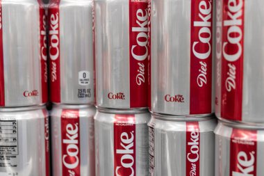 Indianapolis - Kasım 2020: diyet kola sergisi. Coca Cola ürünleri ABD 'de en çok satan gazoz içecekleri arasındadır..