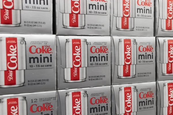 Indianapolis Około Listopada 2020 Dietetyczny Wyświetlacz Coli Produkty Coca Cola — Zdjęcie stockowe
