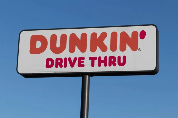 Greensburg Circa November 2020 Dunkin Donuts Koffielocatie Dunkin Amerika Favoriet — Stockfoto
