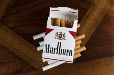 Indianapolis - Aralık 2020: Marlboro Sigaraları. Marlboro, Philip Morris tarafından üretilen Altria Group 'un bir ürünüdür..