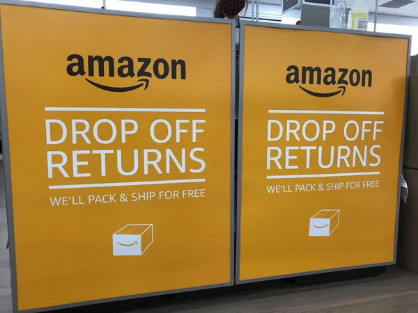 Indianapolis Sekitar Januari 2021 Amazon Com Mengembalikan Kios Kohl Amazon — Stok Foto