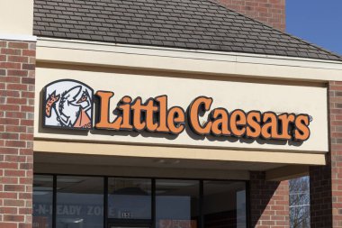 NoBlesville - Ocak 2021: Küçük Caesars Pizza Dükkanı. Little Caesars, Pizza ve Wings 'in oynadığı bir Carry-Out Zinciri..
