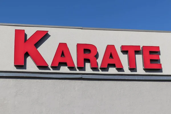 Karate Tecken Ovanför Dojo Karate Bygger Uthållighet Och Övergripande Hälsa — Stockfoto