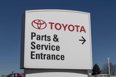 Indianapolis - Mart 2021: Toyota Car ve SUV Logo ve İmza. Toyota dünyanın en büyük beşinci şirketidir..