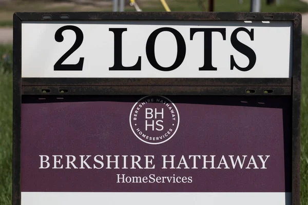 New Buffalo Circa Abril 2021 Berkshire Hathaway Homeservices Sold Sign — Fotografia de Stock