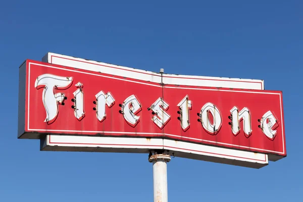 Michigan City Circa Kwiecień 2021 Firestone Opony Dziedzictwo Znak Logo — Zdjęcie stockowe