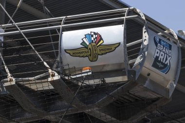 Indianapolis - Yaklaşık Nisan 2021: Start-Bitiş çizgisinde Indianapolis Motor Yarış Pisti. IMS, Sosyal Mesafe Çağı 'nda Indy 500 ve Brickyard 400 için hazırlanıyor..
