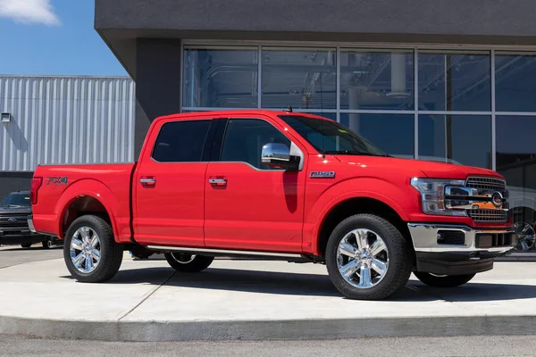 Plainfield Vers Avril 2021 Exposant Ford F150 Chez Concessionnaire Ford — Photo