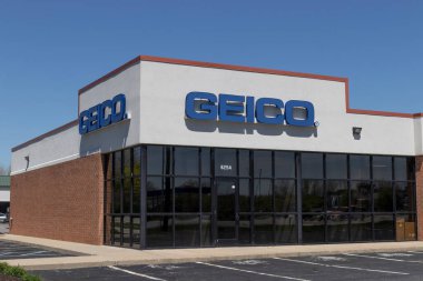 Indianapolis - Nisan 2021: GEICO Sigorta Bürosu. GEICO Berkshire Hathaway 'in bir yan kuruluşu..