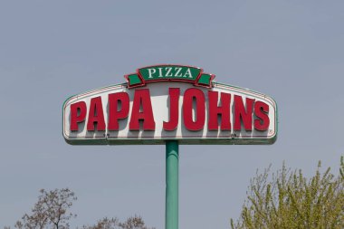 Wabash - Nisan 2021: Papa John 'un Pizza Lokantası. Papa John dünyanın en büyük üçüncü pizza dağıtım zinciri..