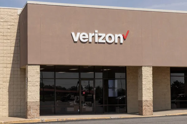 Wabash Circa Abril 2021 Verizon Wireless Retail Location Verizon Ofrece — Foto de Stock