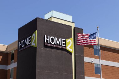Indianapolis - Mayıs 2021: Home2 Suites by Hilton. Home2 Suites, Hilton Dünya çapında otel, tatil köyü ve konaklama yerlerinin bir parçasıdır..